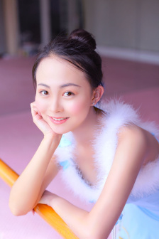 《女教师》未删减